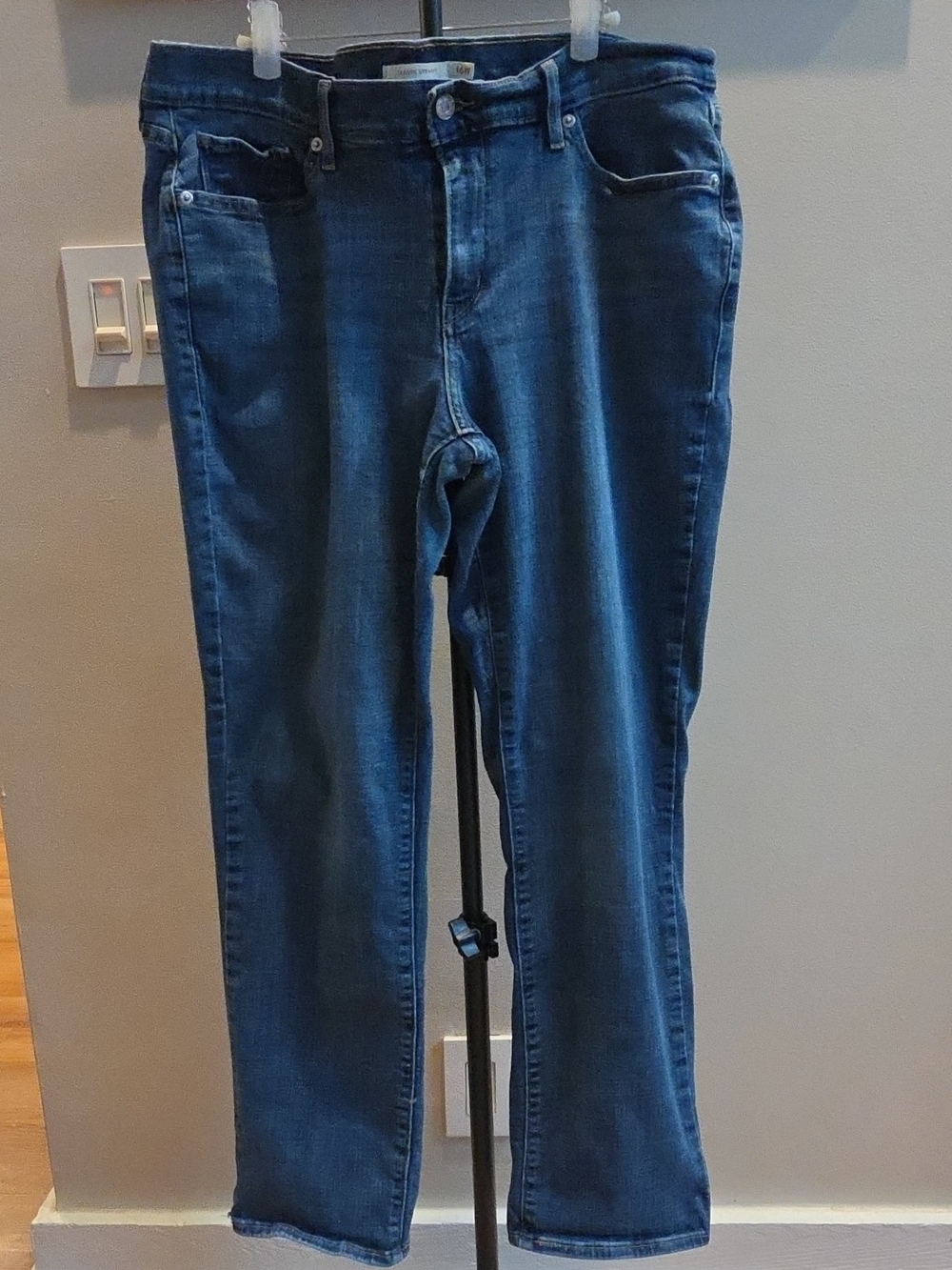 Levi's Classic Straight Denim Jeans in Blue with Gold Stitching Size 16W